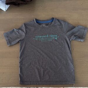 Vineyard Vines performance Kids Tee